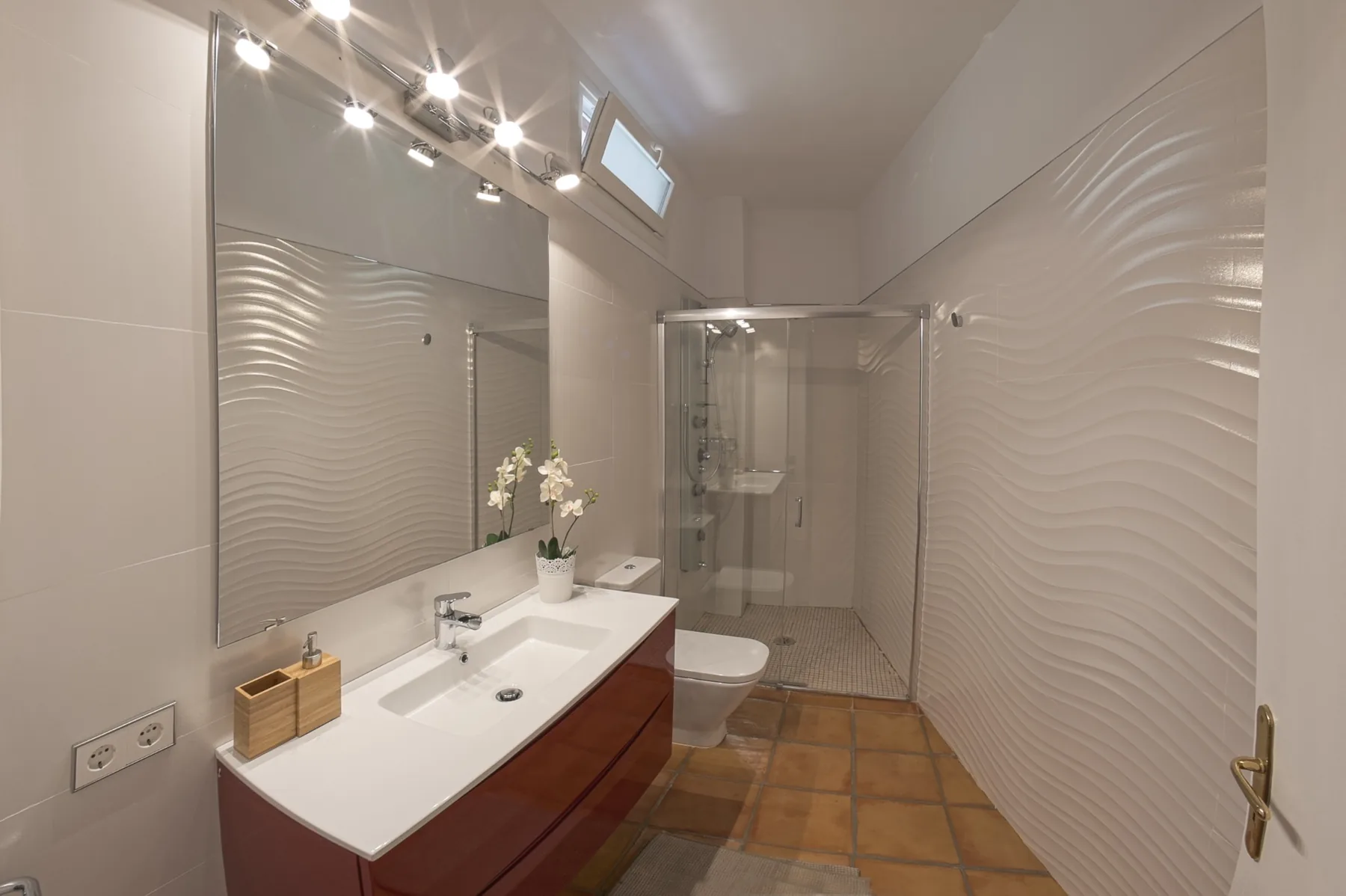 Bathroom red mosaic